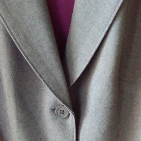 Lady's Size 8 Suit, Jacket and Slacks.  Never Worn - Picture 3 of 8